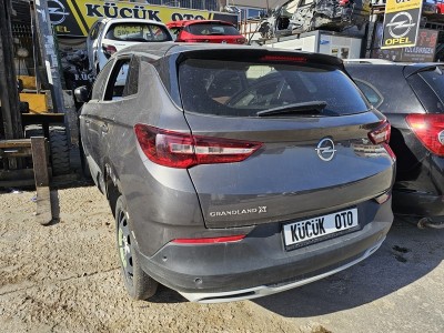 Opel Grandland X çıkma arka cam orijinal