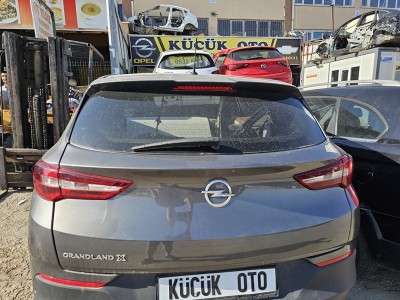 Opel Grandland X çıkma bagaj kapağı