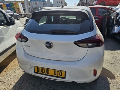 Opel Corsa F çıkma arka tampon