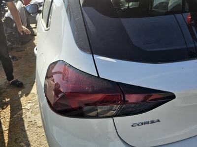 Opel Corsa F çıkma sol arka stop camı