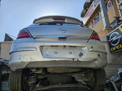 Opel Astra H çıkma arka bagaj kapağı