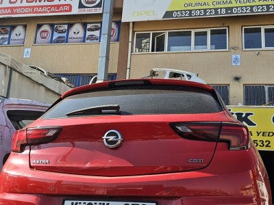 Opel Astra K çıkma bagaj kapağı