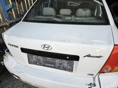 Hyundai Accent Admire çıkma bagaj kapağı