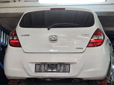 Hyundai i20 çıkma bagaj kapağı