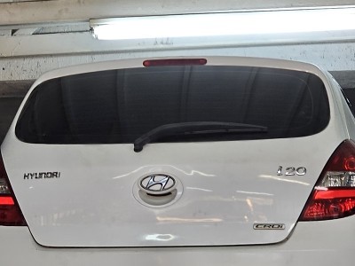 Hyundai i20 çıkma arka cam